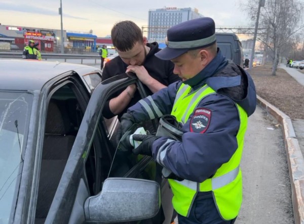Тюменского водителя задержали за езду по встречной полосе движения