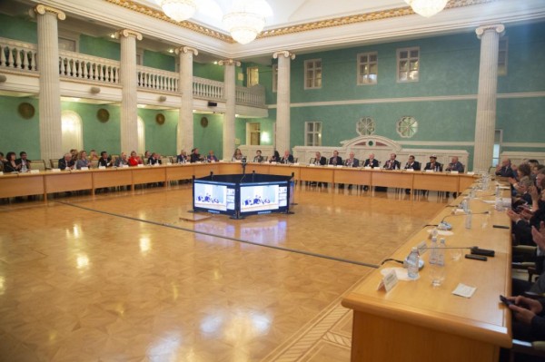 Владимир Якушев участвует в XIII Евразийском экономическом форуме молодёжи