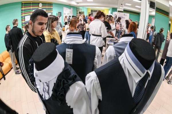 Тюменские предприниматели готовы шить одежду из индийских тканей