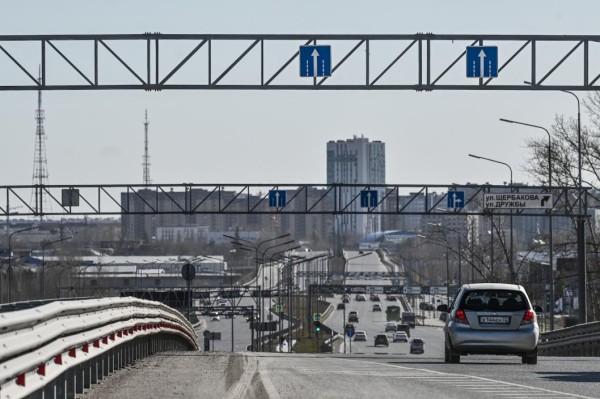 Видеосюжет о строительстве третьего уровня развязки Мельникайте - Дружбы в Тюмени 