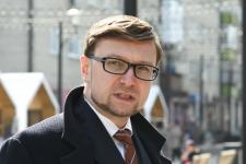 История под ногами: на улице Дзержинского в Тюмени появились "говорящие" люки