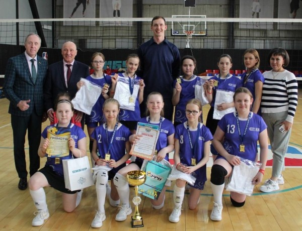 Лучших юных волейболисток определили в Тюменской области