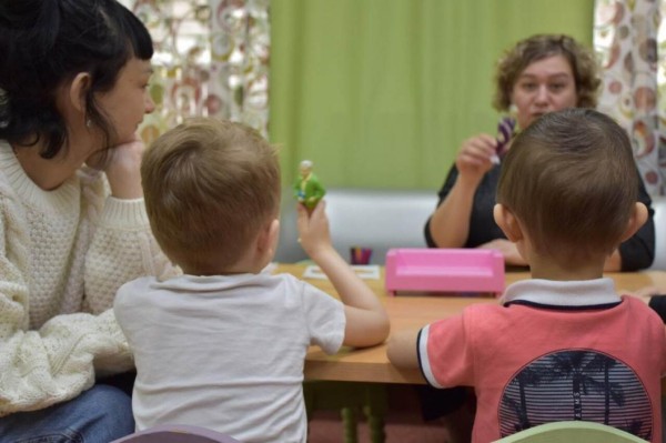 В Тюменском центре "Родник" детей учат геометрическому конструированию