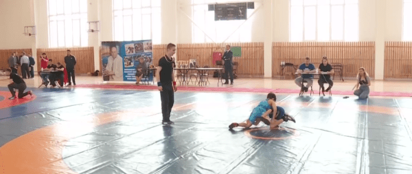 В Голышманово идет межрегиональный турнир по вольной борьбе в честь Виктора Синельникова