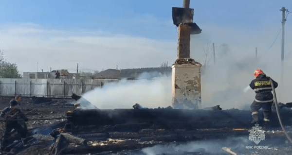 МЧС: в селе Успенка Тюменского района сгорели четыре дома, погибших нет