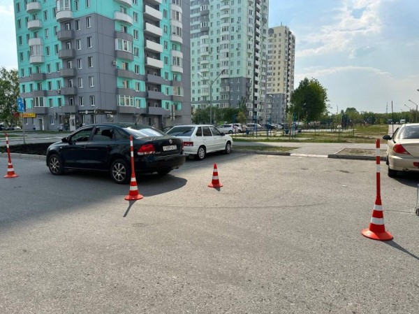 Девочку на скейтборде сбил водитель на ул. Беловежской в Тюмени