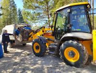 Мальков белого амура и карпа выпустили в озеро Бирюзовое сотрудники тюменского водоканала