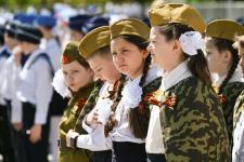 Команды из 40 школ Тюмени приняли участие в смотре строя и песни