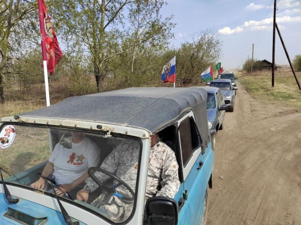 Представители тобольского "Бессмертного полка" поучаствовали в автопробеге по Вагайскому району
