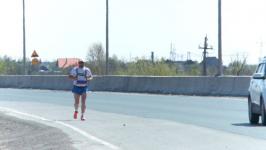 Тюменский спортсмен Иван Золотов посвятил забег Дню Победы