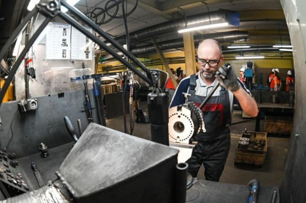 Владимир Якушев: Западная Сибирь и Урал остаются локомотивами отечественной экономики