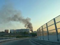 На улице Холодильной в Тюмени загорелся нежилой дом