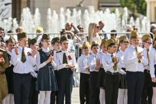 Команды из 40 школ Тюмени приняли участие в смотре строя и песни