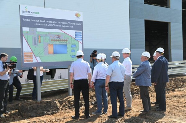 Александр Моор оценил ход  строительства завода по глубокой переработке гороха под Ишимом