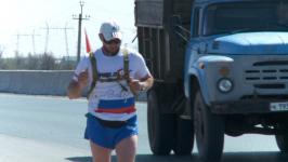 Тюменский спортсмен Иван Золотов посвятил забег Дню Победы