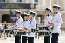 Команды из 40 школ Тюмени приняли участие в смотре строя и песни