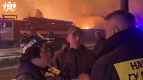 В селе Успенка остановили распространение огня