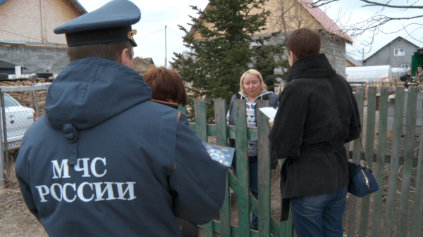 Противопожарные правила разъясняют в рейдах по СНТ Тюмени серебряные волонтеры