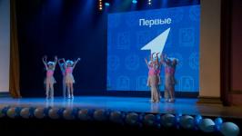 Активисты тюменского "Движения первых" празднуют День общественных организаций с ветеранами комсомола