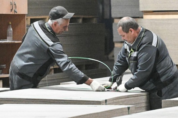 Тюменское предприятие "Сибжилстрой" производит до 27 % всех цементно-стружечных плит в России