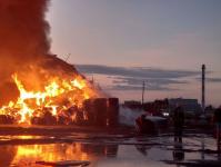 Крупный пожар тушат на Мысу в Тюмени