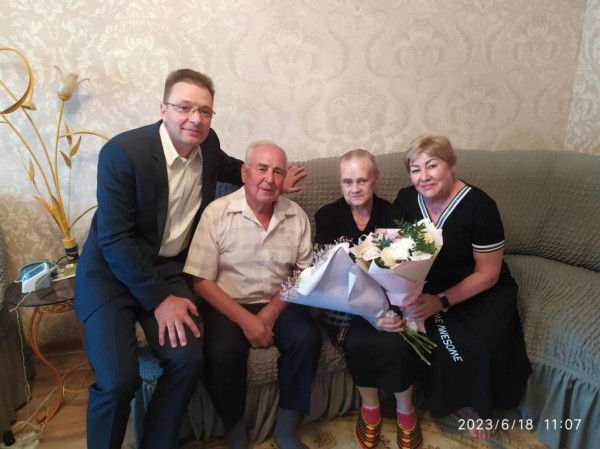 Губернатор Тюменской области поздравил Героя Соцтруда Ольгу Гридневу с 90-летним юбилеем