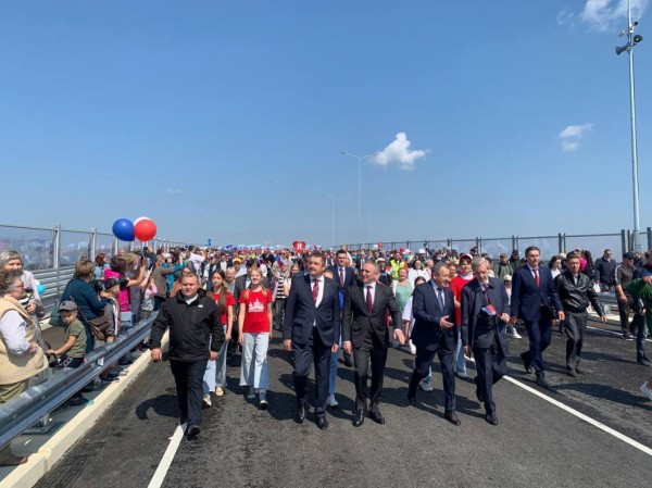 В Ялуторовске запустили движение по новому путепроводу