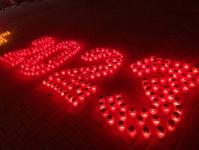 Тюменцы провели торжественную акцию "Огненные картины войны"