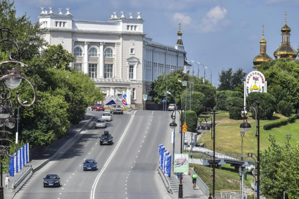 В Тюмени на 310 тысяч рублей оштрафовали банк за рекламу на билборде с мелким шрифтом