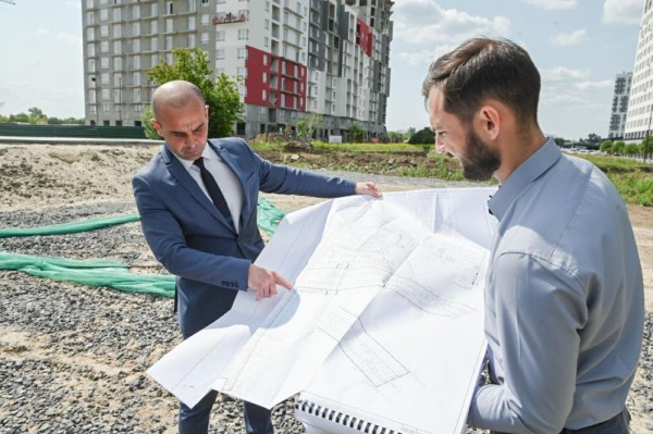 В Тюмени в районе ДОКа строят масштабный многофункциональный парк