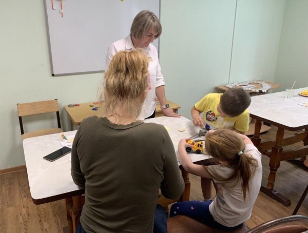 В тюменском "Роднике" развивают двигательную реакцию подопечных  инструментами