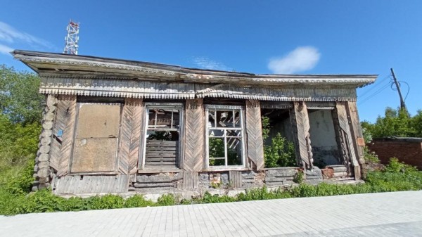 14 аварийных дома снесут в Уватском районе