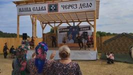 Поучаствовать в мечевом бою, пометать ножи и топоры могут гости фестиваля "Дружина Ермака" в Тюменской области