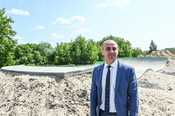 В Тюмени в районе ДОКа строят масштабный многофункциональный парк