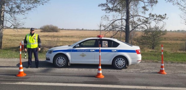 На трассе Тюмень - Омск задержали наркокурьера, перевозившего 1 кг героина На трассе Тюмень - Омск задержали наркокурьера, перевозившего 1 кг героина