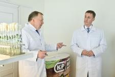 Губернатор Тюменской области посетил лаборатории и завод агрофирмы "КРиММ"