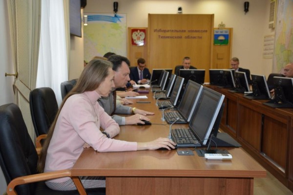 Владимир Ермолаев получил мандат бывшего депутата Тюменской облдумы Евгения Макаренко 