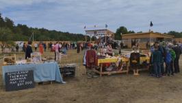 Поучаствовать в мечевом бою, пометать ножи и топоры могут гости фестиваля "Дружина Ермака" в Тюменской области