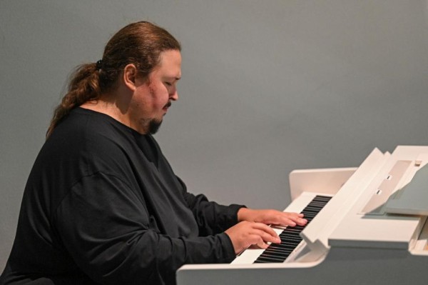 В Тюмени открылась персональная выставка Никаса Сафронова