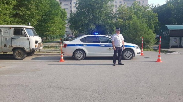 Сотрудники ГИБДД задержали водителя с не пристегнутым ребенком-пассажиром