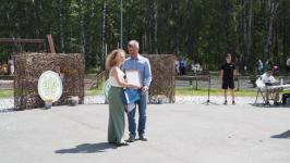 Команда дизайнеров из Новосибирска завоевала первое место с "Добрым ежом" на "Экофесте" в Тюмени 