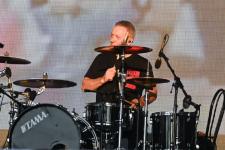 Николай Расторгуев и группа "Любэ" поздравили тюменцев с Днем города