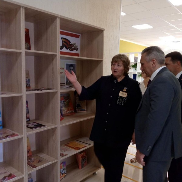 В Омутинском в доме купца Морозова открыли современный библиотечный центр