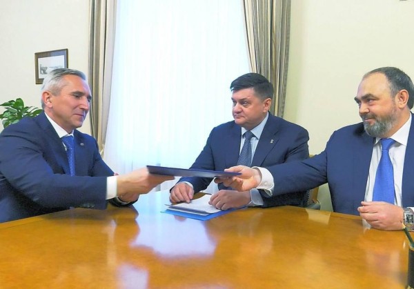 ЕР представила Александру Моору список кандидатов на должность губернатора Ямала