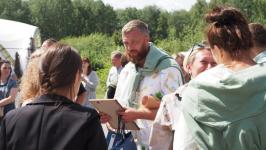 Команда дизайнеров из Новосибирска завоевала первое место с "Добрым ежом" на "Экофесте" в Тюмени 