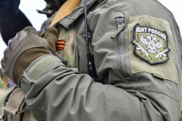 Тюменские бойцы "Ермака" передали продукты жителям в зоне СВО