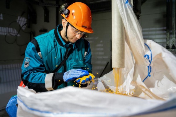 Первое в России производство цветных марок полиэтилена освоили в Тюменской области