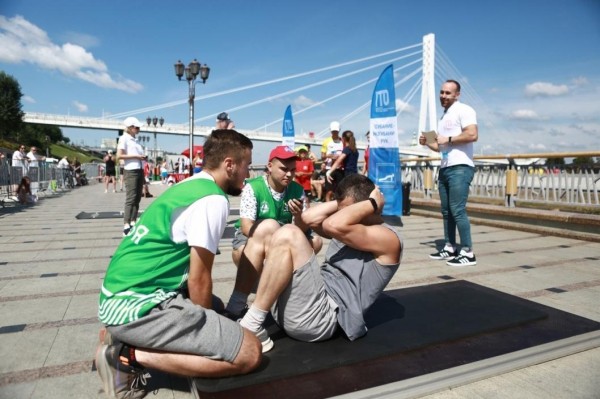 Нормативы ГТО выполнят на набережной тюменские "муравьи"