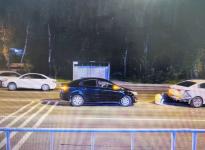 Два тюменца получили травмы в массовом ДТП на ул. 50 лет ВЛКСМ Два тюменца получили травмы в массовом ДТП на ул. 50 лет ВЛКСМ