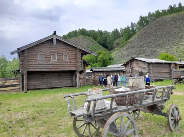 Дети из семей военнослужащих побывали в культурно-познавательном туре по городам УФО